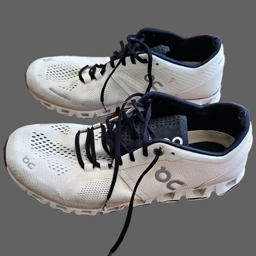 ON RUNNING SHOES - Picture 4 of 8